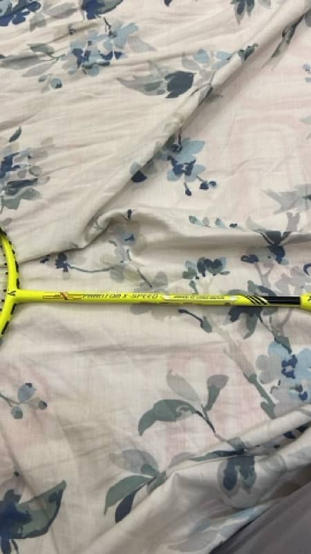 Badminton racket for sale excellent racket 30lbs string gutt new grip 2