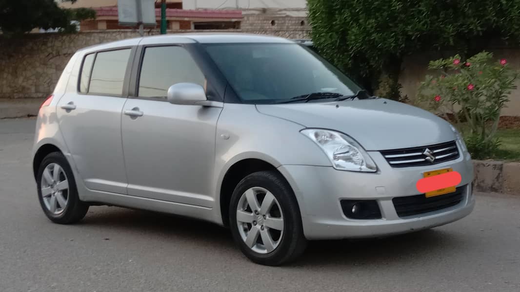 Suzuki Swift 2021 Auto 1.3 with Navigation. Only 29000 KMs 1st Owner 0