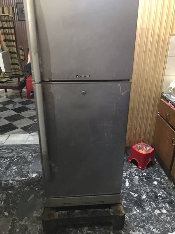 Pel Arctic Refridgerator New 12