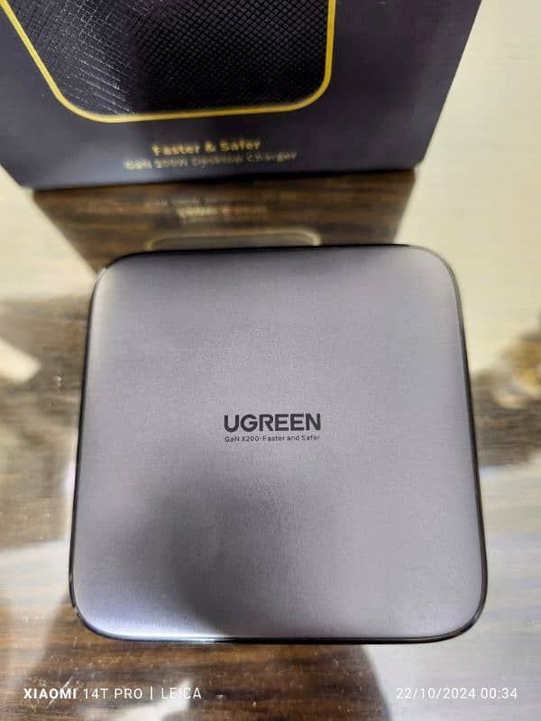 Ugreen Nexode 200W Charger 2