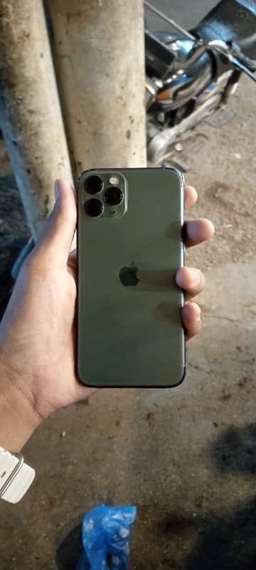 I phone 11 pro 0