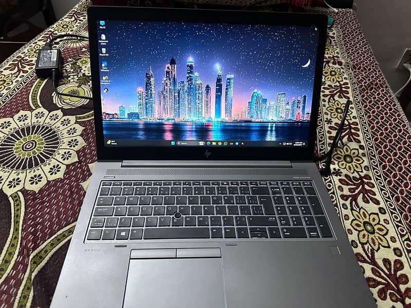 HP ZBOOK 15u G5 Zenbook 3