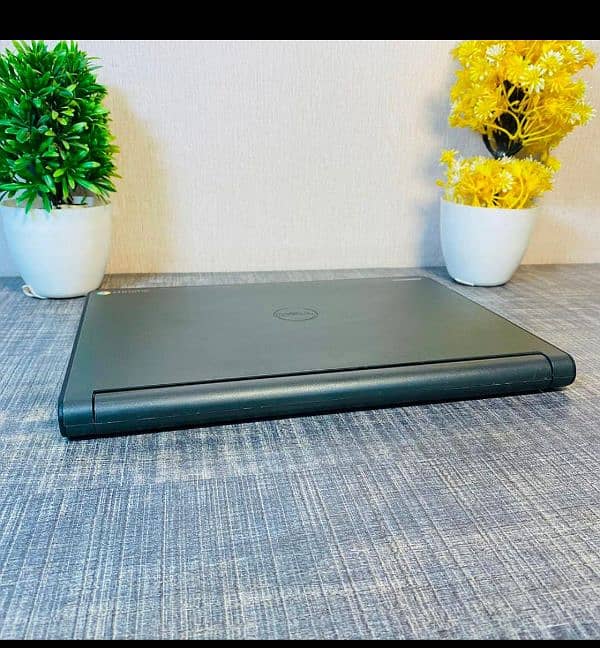 DELL Laptop 6