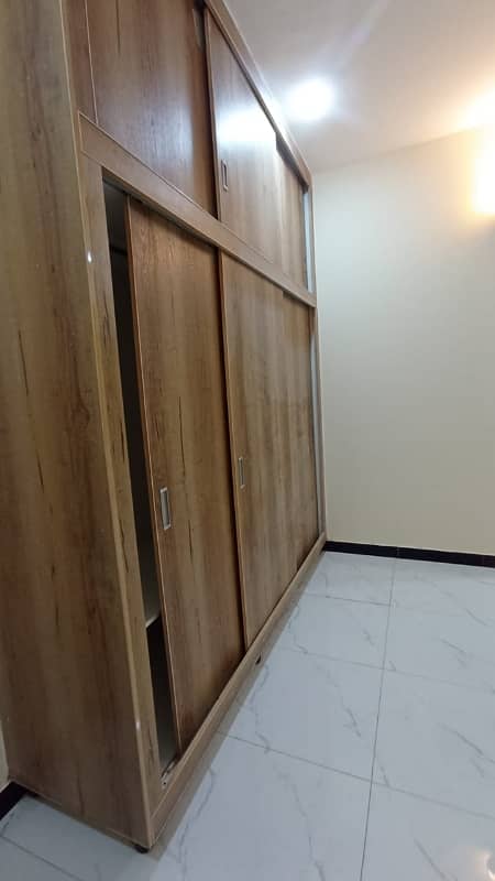 Ground Floor For Rent in G-13 (1 Kinal) 5