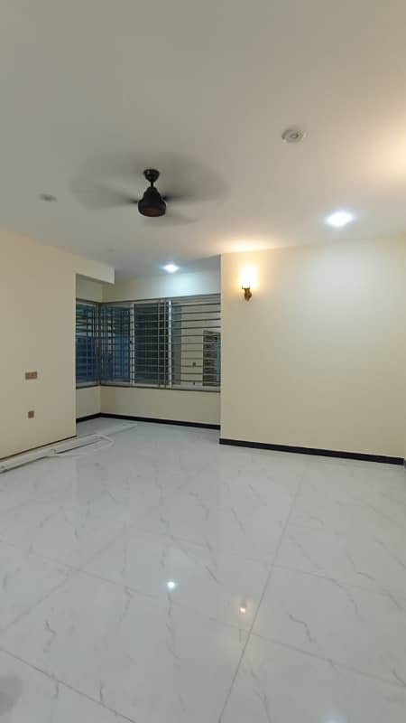 Ground Floor For Rent in G-13 (1 Kinal) 6