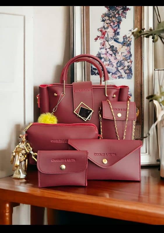 UpTo 70%off woman handbags 4