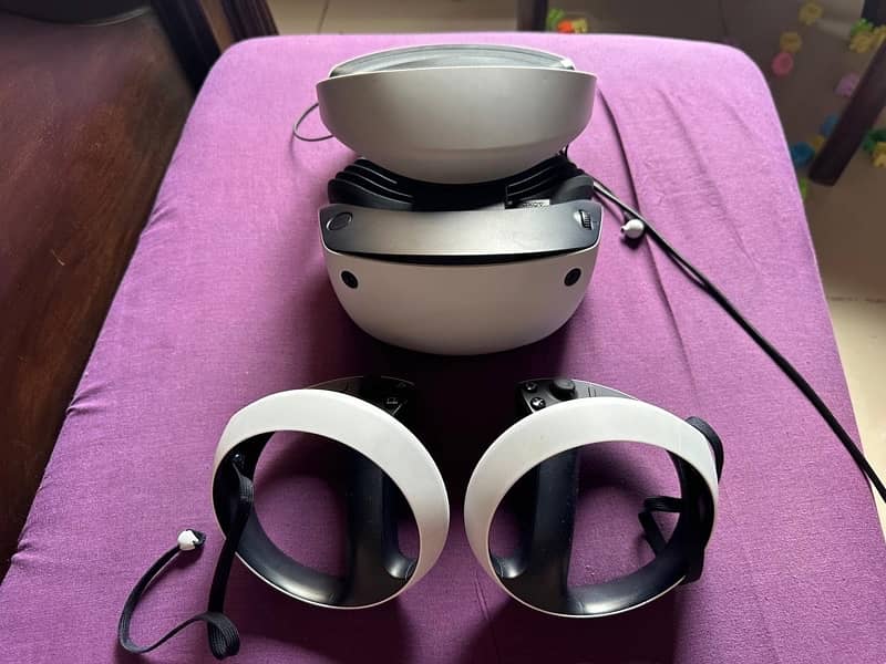 Playstation VR2 Almost New and unused 9