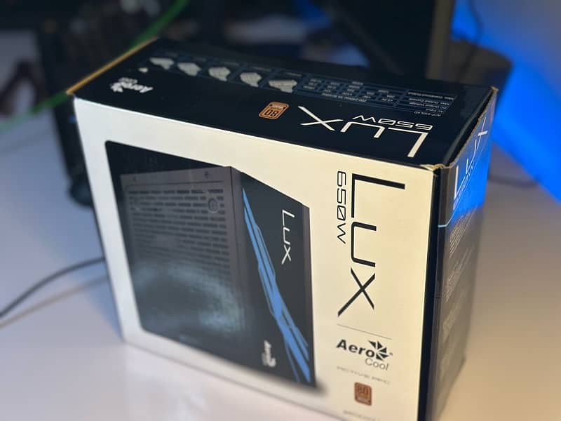 Aerocool lux 650w 80+ bronze Psu power supply 3