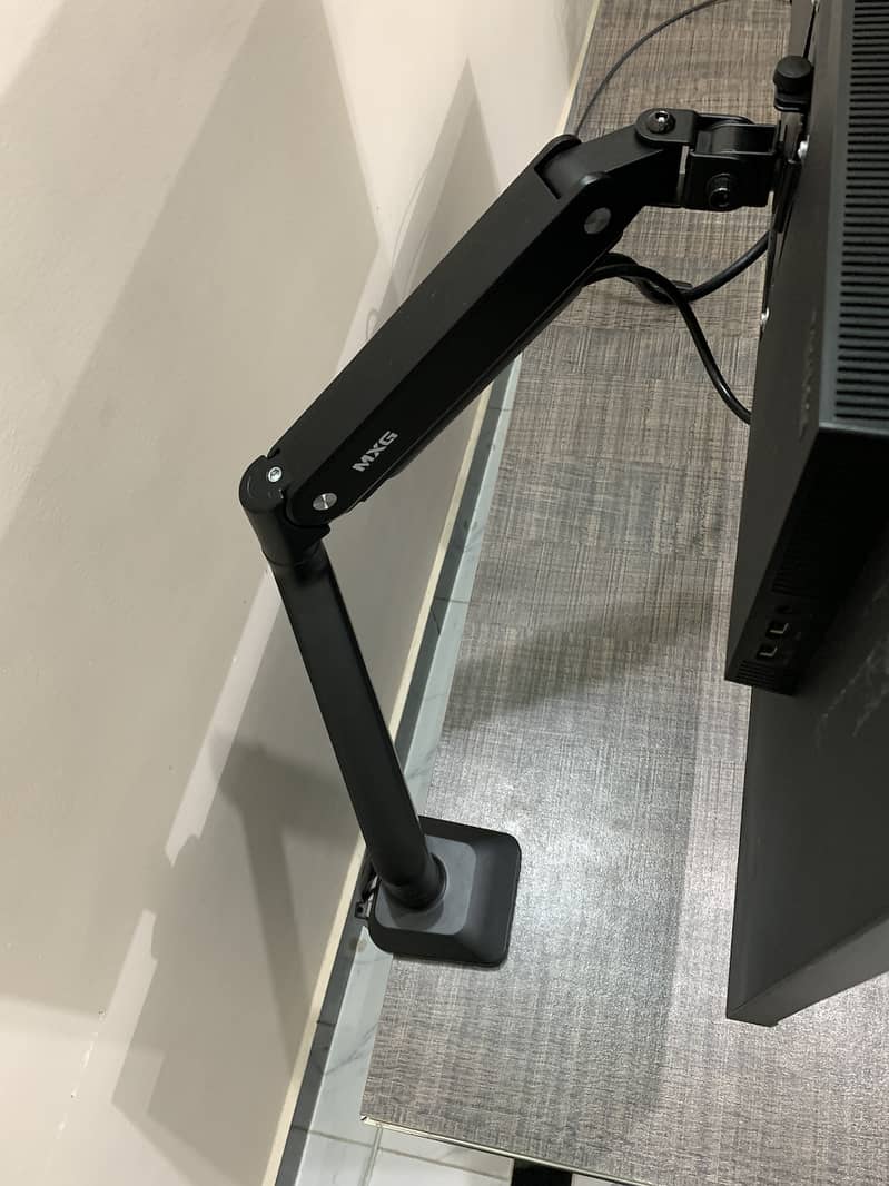 MXG Monitor Arm 1