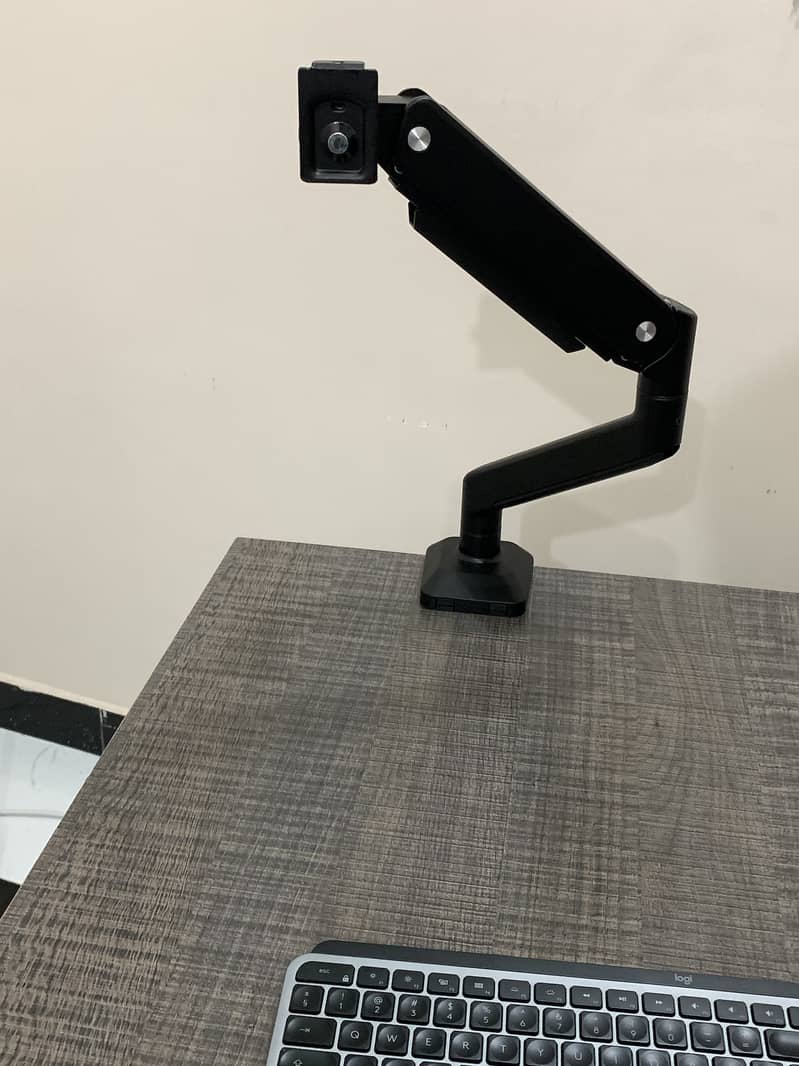 MXG Monitor Arm 3