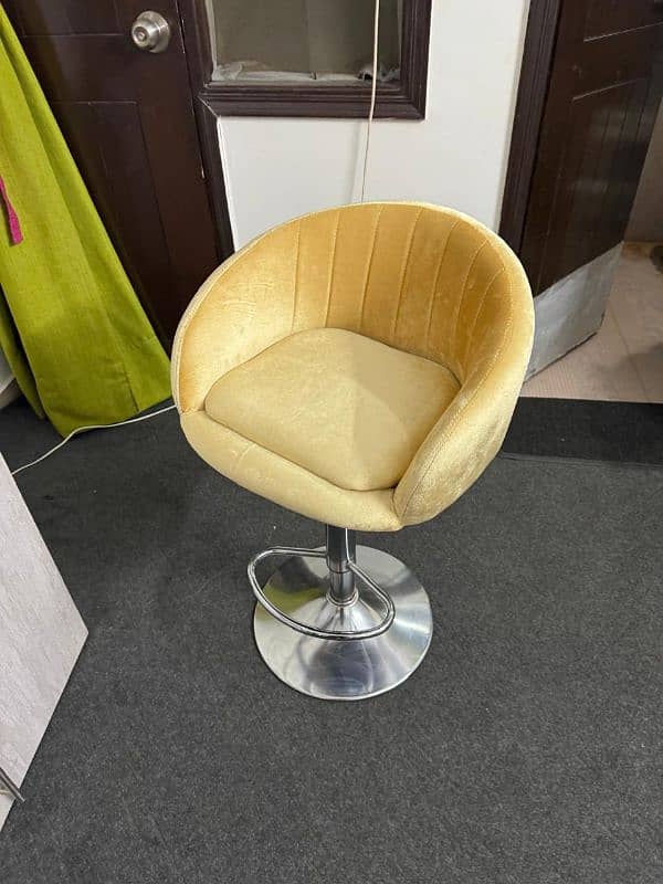 2 bar chair valvet 1