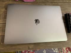 Macbook Pro 2018 Mid Screen size: 15.4 inches