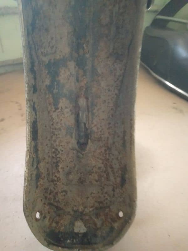 Honda CG125 mudguard 9