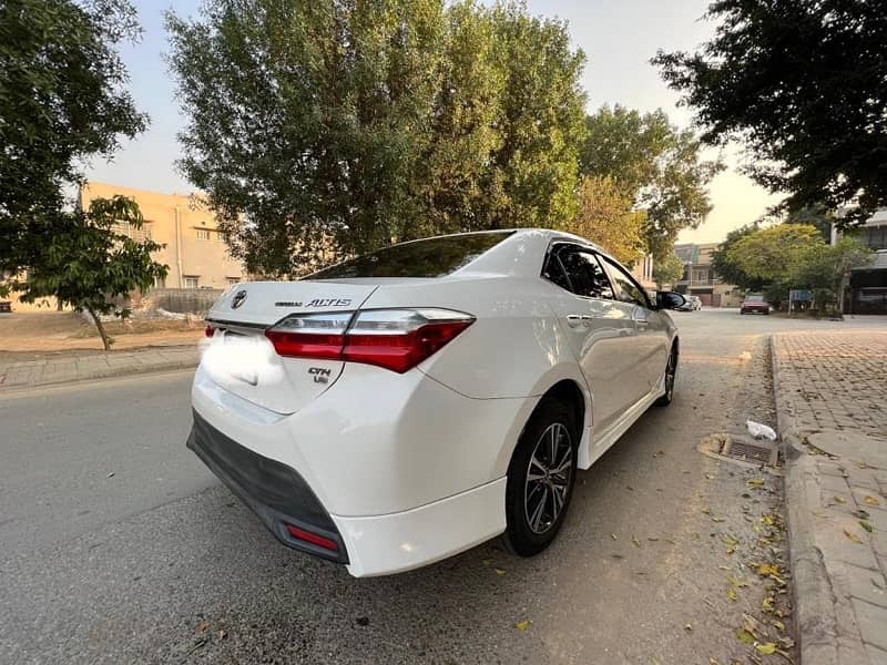 Toyota Corolla Altis 2019 4