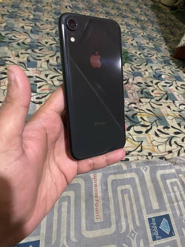 Iphone XR Approved with Box 10/10 Water pack 1