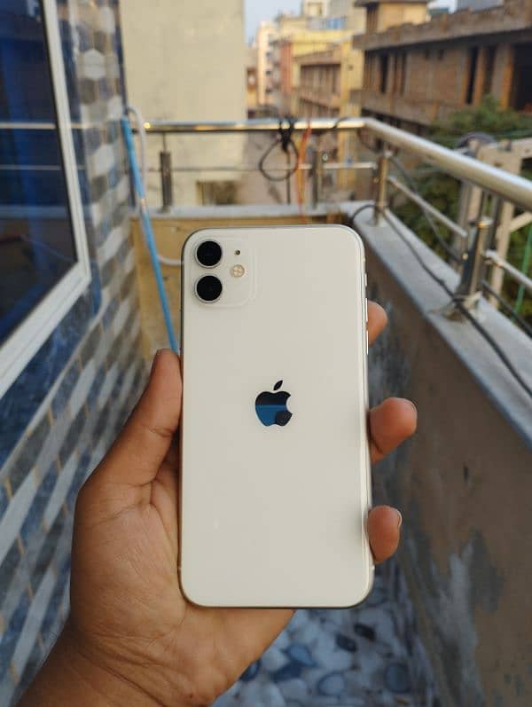 Iphone 11 90% health LUSH CONDITION 3