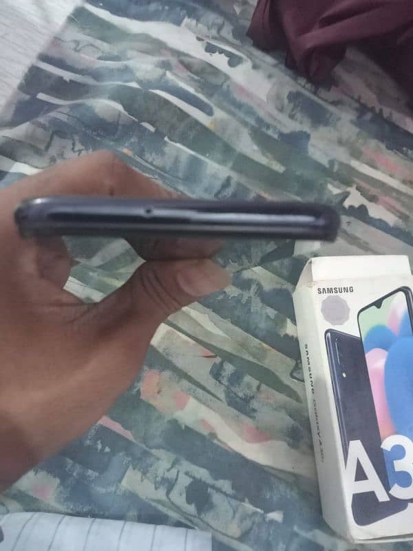 SAMSUNG A30S 3