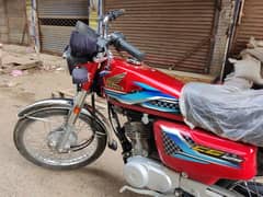 Honda 125 Zero condition 700 kilometer Chali han pepar complete