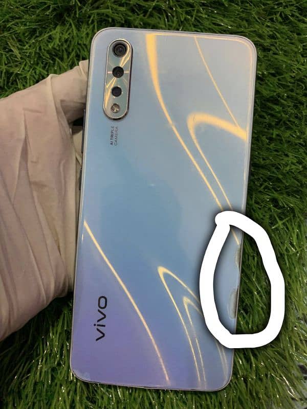 VIVO S1  4gb 128gb 7