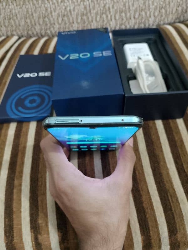 Vivo v20se 6