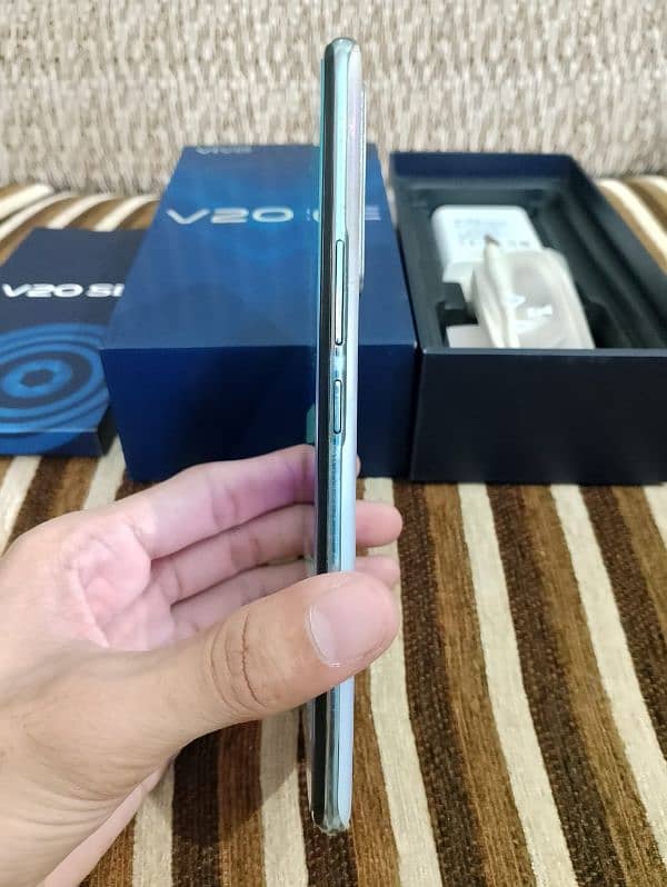 Vivo v20se 8