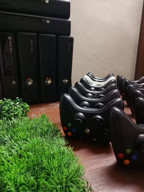 Mega sale Xbox 360 wireless controllers 12