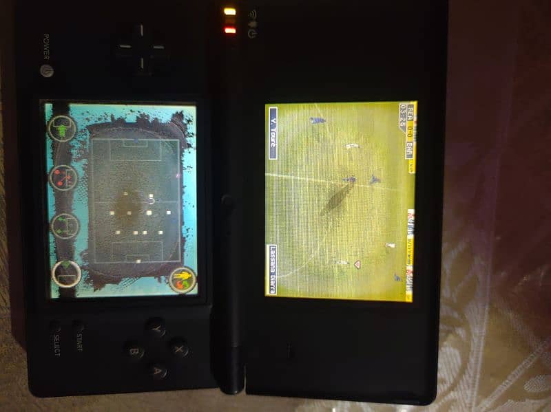 NINTENDO DSI WITH 3 GAMES SCREEN SPOT ALL Ok 4