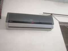 1 ton Gree Ac for sale in good condition