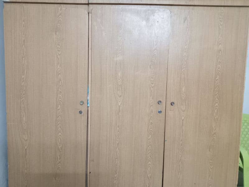 3 doors cupboard 2