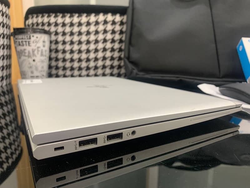 I5 Hp elitebook 840 G7 | 10th Gen | UHD Graphics | 8/256GB SSD 5