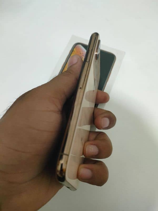 iphone xs (256gb ) PTA approved 1