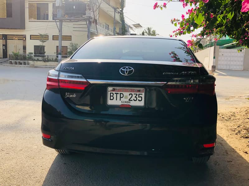 Toyota Corolla Altis 2019  Grande CVT-i 1.8 13