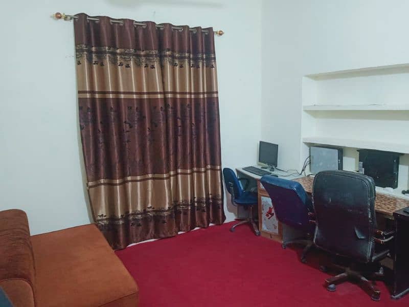 1 room office available for rent 2