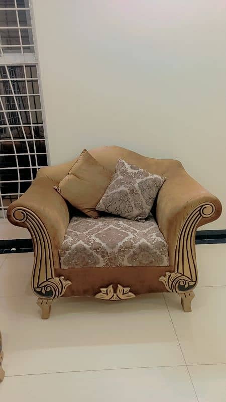 Like New Sofa Set for sale in Lahore 0