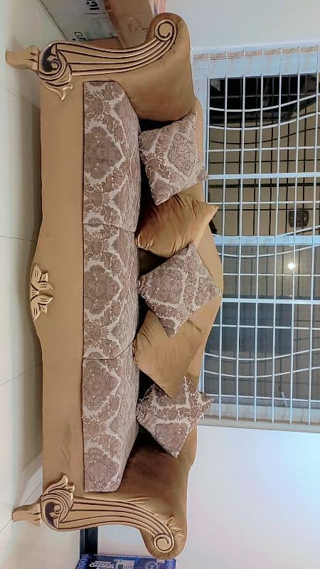 Like New Sofa Set for sale in Lahore 2