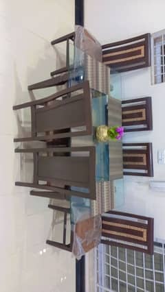 Like New Dining Table for sale in Lahore.