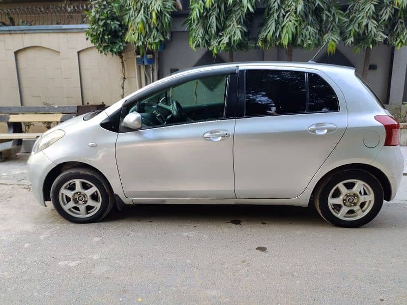 Toyota Vitz 2011 3