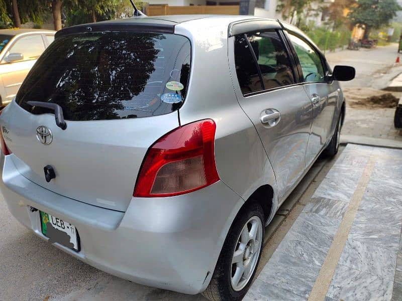 Toyota Vitz 2011 5