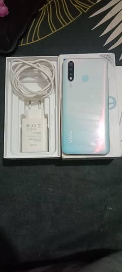 vivo y 19 4 128 full box 10 by 9.5 0