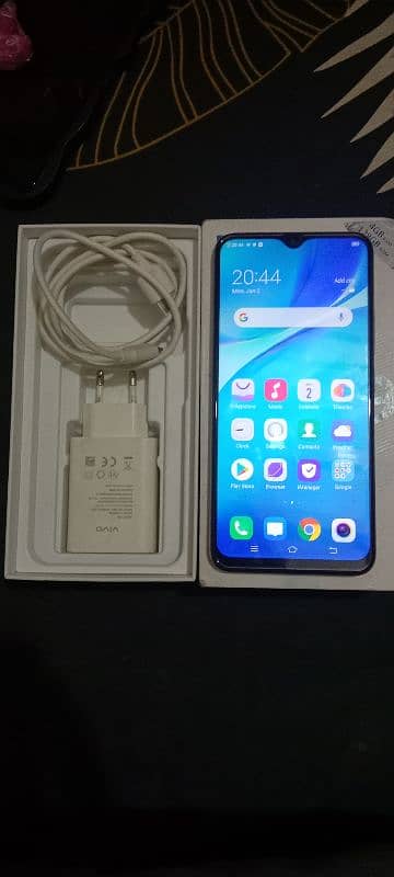 vivo y 19 4 128 full box 10 by 9.5 1