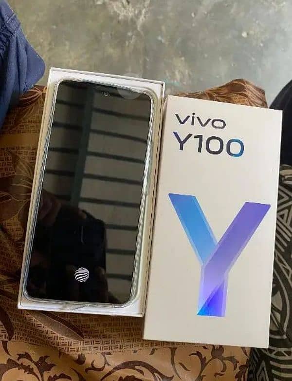 vivo y100 full box with 9 month wront 8+8 . . . 256 4