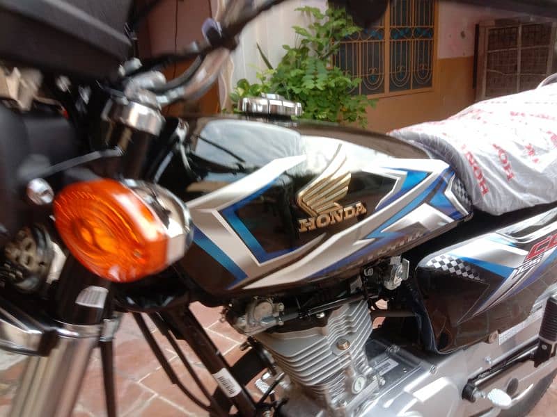 HoNda 125. . . 2025 modal Special Serial Number 0