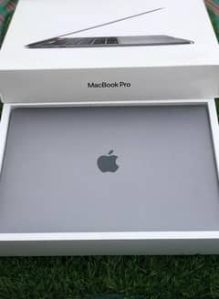 APPLE MACKBOOK Pro 2017 /256GB/  For sale WhatsApp Num #03265949331 0