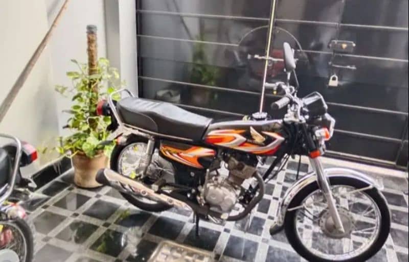 HONDA CG 125 2022 3