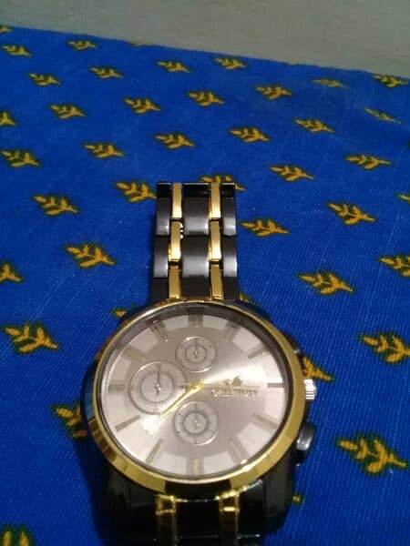 Stylish Orlando Gold-Plated Wristwatch for Men 2