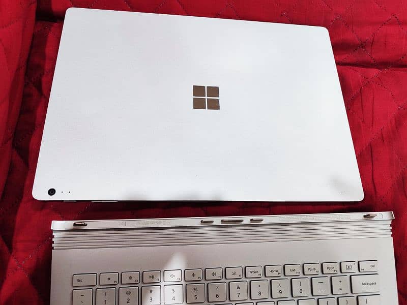 Microsoft Surface Laptop 16 GB/512GB i7-8th Generation 3