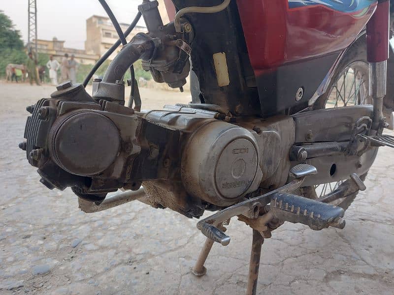 Honda CD 70 tanki tapy change hn baki orignal halat m ha 6