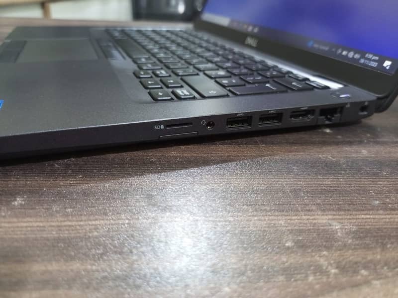 Dell Latitude 5400 Core i7 8th Gen 8GB Ram 256GB SSD Touch Screen 2