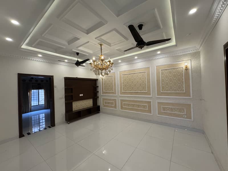 10 Marla Upper Portion For Rent Lower Locked in Tulip Block Bahria Town 12