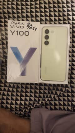 vivo y100. breez green